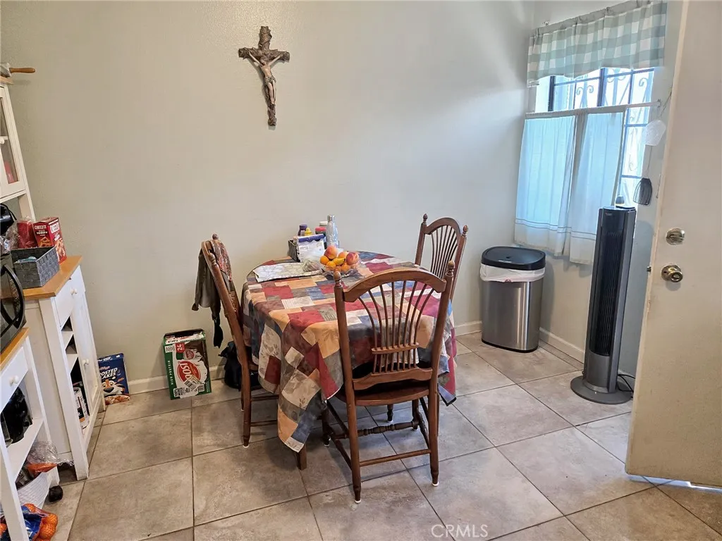 83 E Louise, Long Beach, California 90805 home-pic-10